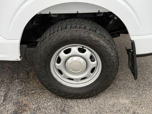 Used 2022 Ford F150 XL w/ Trailer Tow Package RWD image 6