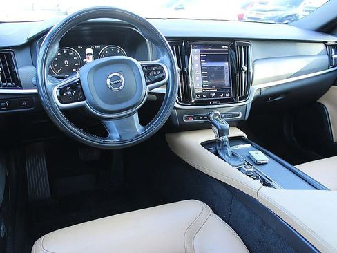 Used 2018 Volvo V90 T5 Cross Country w/ Convenience Package AWD/4WD image 18