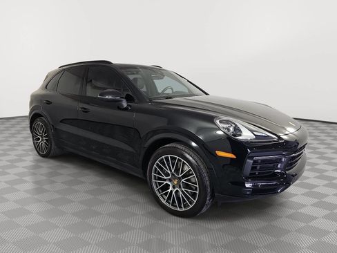 Used 2023 Porsche Cayenne w/ Premium Package AWD/4WD image 2