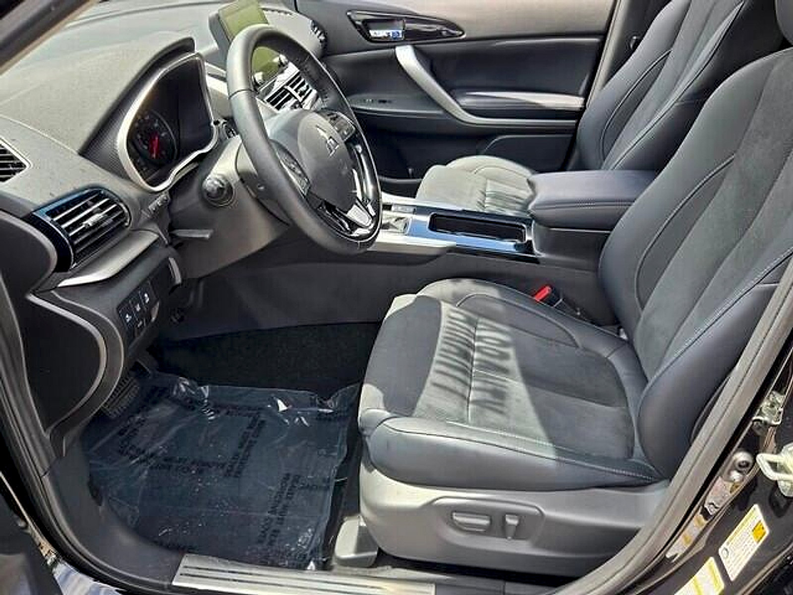 Used 2024 Mitsubishi Eclipse Cross AWD image 11