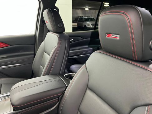 New 2026 Chevrolet Traverse Z71 w/ Enhanced Driving Package AWD/4WD image 17
