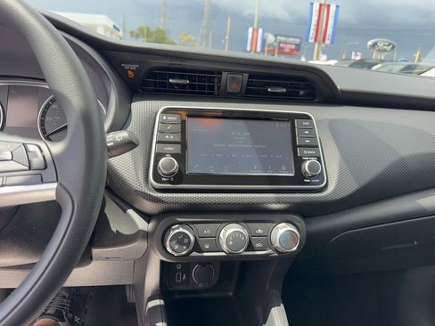 Used 2022 Nissan Kicks S FWD image 19