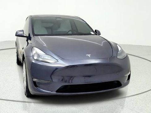 Used 2023 Tesla Model Y Long Range AWD/4WD image 2