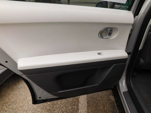 Used 2024 Hyundai Ioniq 5 SE RWD image 10