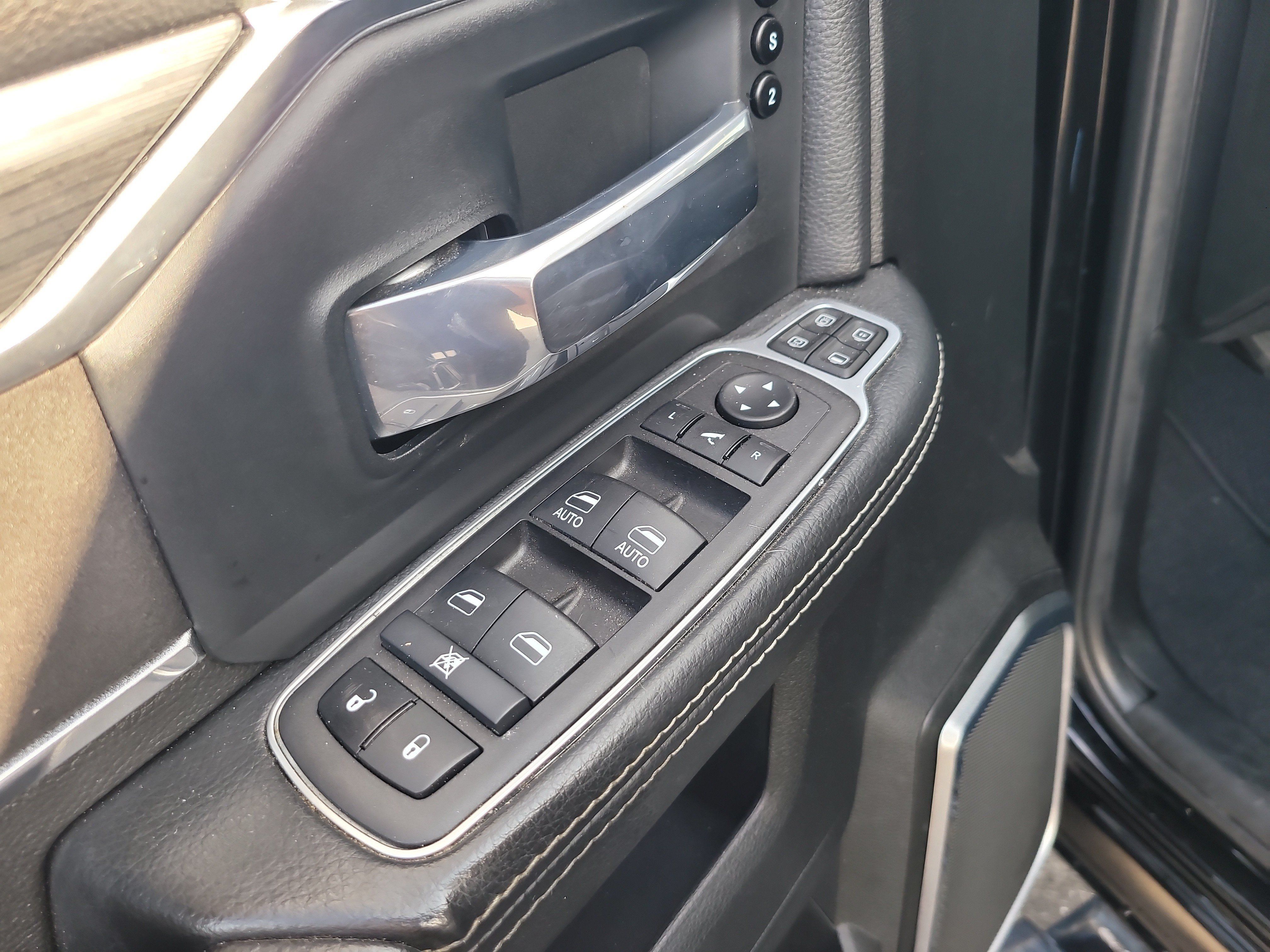 Used 2024 RAM 3500 Laramie w/ Night Edition AWD/4WD image 17