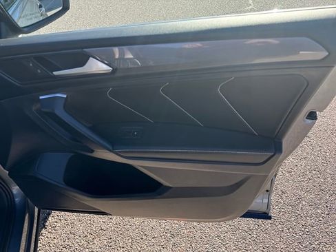 Certified 2022 Volkswagen Tiguan SE image 34