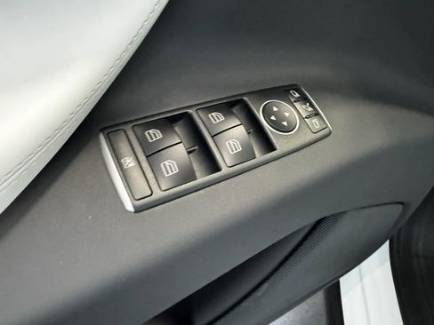 Used 2019 Tesla Model X Long Range AWD/4WD image 22
