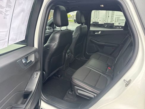 Used 2024 Ford Escape ST-Line Select w/ Tech Pack #2 AWD/4WD image 18