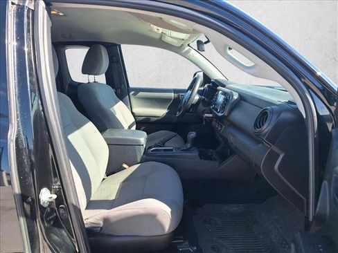 Used 2022 Toyota Tacoma SR RWD image 17