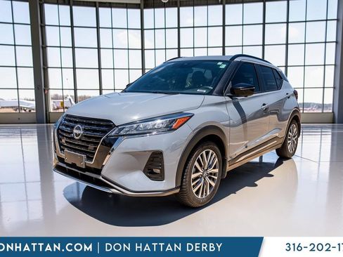 Used 2023 Nissan Kicks SR w/ SR Premium Package FWD image 29