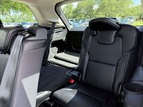 Certified 2023 Volvo XC90 T8 Ultimate w/ Lounge Package AWD/4WD image 17