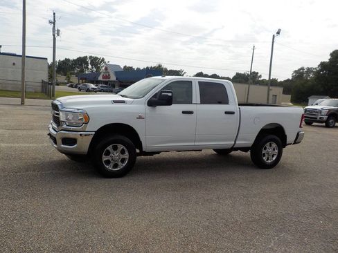 Used 2023 RAM 2500 Tradesman w/ Chrome Appearance Group AWD/4WD image 1