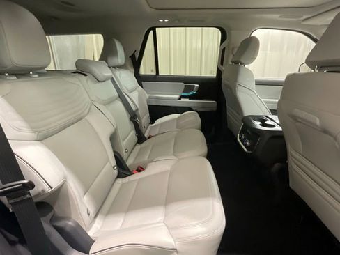 Used 2025 Ford Expedition Platinum w/ Platinum Ultimate Package image 14