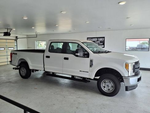 Used 2017 Ford F250 XL w/ Power Equipment Group AWD/4WD image 18