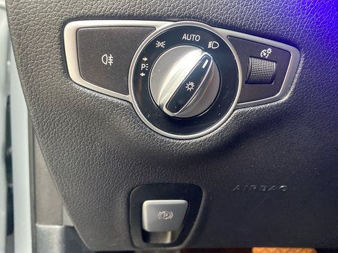 Used 2020 Mercedes-Benz E 350 4MATIC Sedan image 19