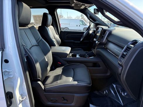 Used 2024 RAM 3500 Limited AWD/4WD image 17