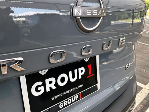 Used 2023 Nissan Rogue SL w/ SL Premium Package FWD image 10
