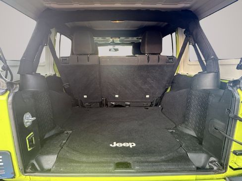 Used 2016 Jeep Wrangler Unlimited Sahara w/ Connectivity Group image 12