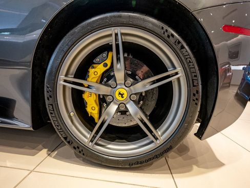 Used 2014 Ferrari 458 Speciale Coupe RWD image 19