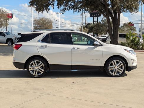 Used 2018 Chevrolet Equinox Premier image 2