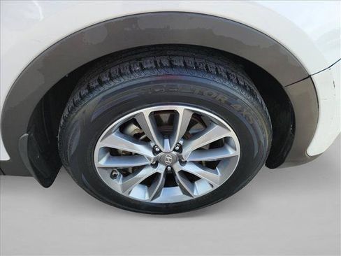 Used 2017 Hyundai Santa Fe Limited FWD image 10