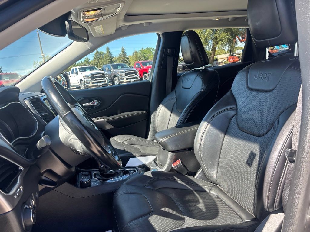 Used 2021 Jeep Cherokee Limited AWD/4WD image 12