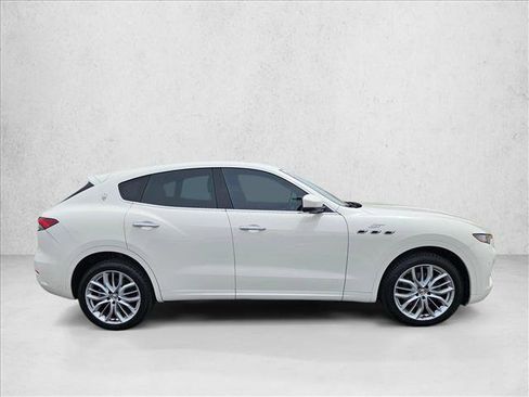 Used 2022 Maserati Levante GT AWD/4WD image 4
