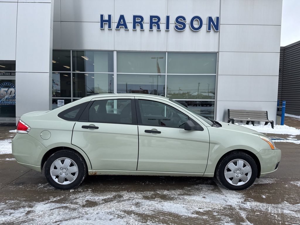Used 2010 Ford Focus SE FWD image 4