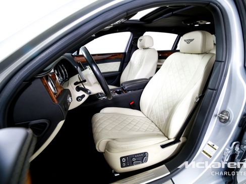 Used 2017 Bentley Flying Spur V8 image 11
