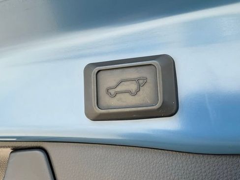 Used 2023 Toyota RAV4 XSE AWD/4WD image 19
