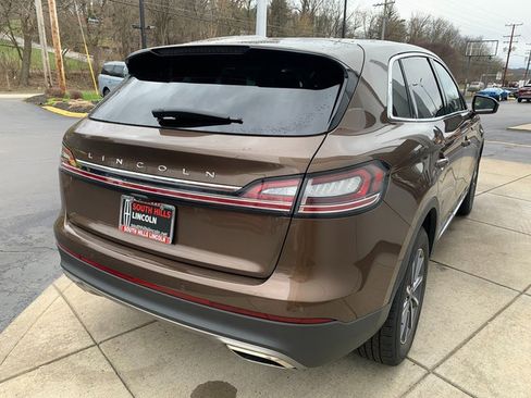 Used 2022 Lincoln Nautilus AWD image 6