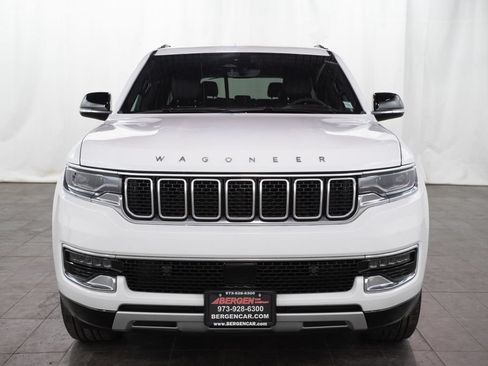 Used 2025 Jeep Wagoneer Series II RWD image 2