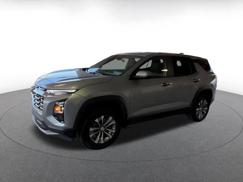 Used 2025 Chevrolet Equinox LT image 7