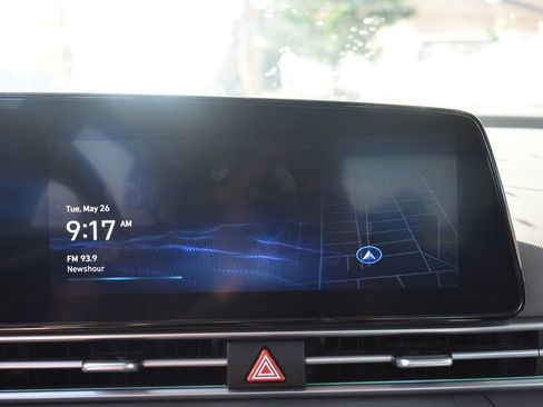 Used 2024 Hyundai Elantra SEL FWD image 15