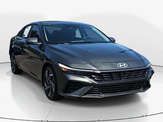 Used 2024 Hyundai Elantra Limited video 2