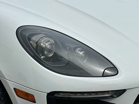 Used 2018 Porsche Macan GTS AWD/4WD image 31