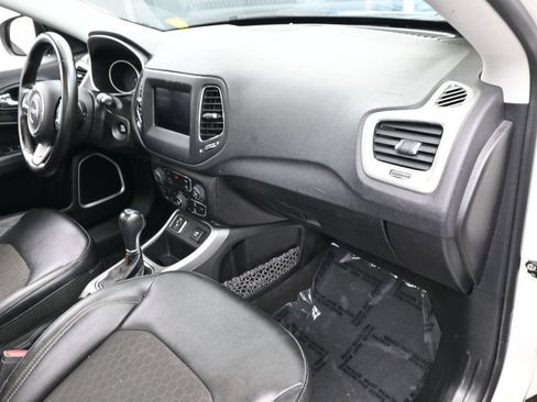 Used 2020 Jeep Compass Latitude FWD image 44