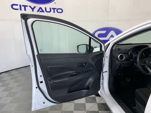 Used 2021 Nissan Versa S FWD image 14