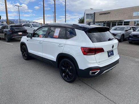 Used 2023 Volkswagen Taos SE w/ Panoramic Sunroof Package FWD image 49