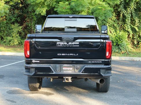 Used 2023 GMC Sierra 3500 Denali w/ Denali Black Diamond Edition AWD/4WD image 8