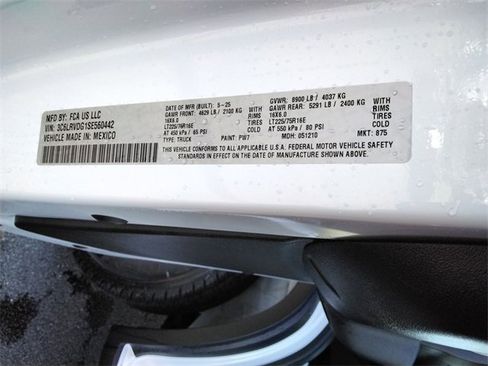 Used 2025 RAM ProMaster 2500 w/ Convenience Group image 13