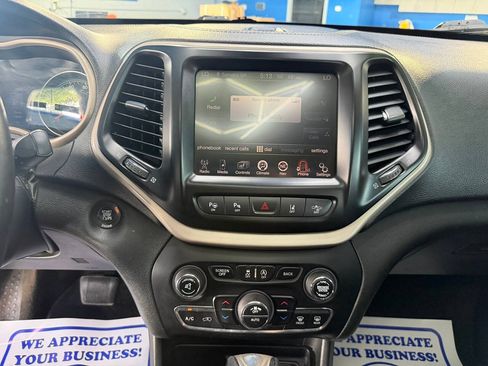 Used 2015 Jeep Cherokee Limited w/ Luxury Group FWD image 24