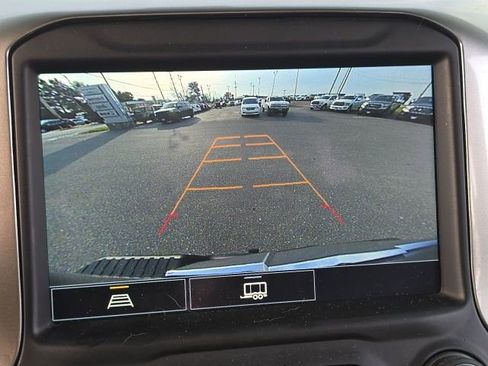 Used 2021 Chevrolet Silverado 1500 LT Trail Boss w/ Convenience Package II image 3