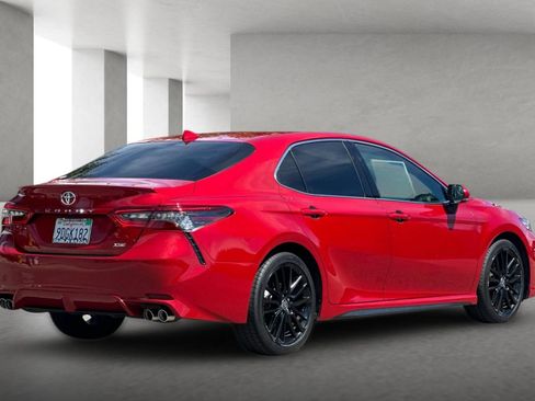 Used 2023 Toyota Camry XSE FWD image 4