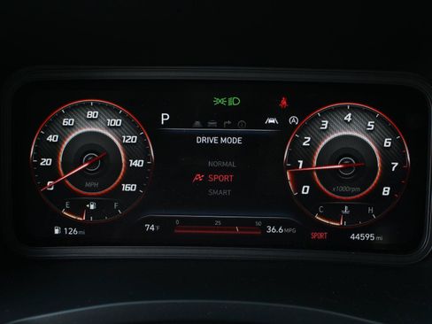 Used 2022 Hyundai Kona Limited AWD/4WD image 12