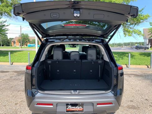 New 2026 Nissan Pathfinder SL w/ SL Premium Package FWD image 5
