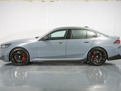 Used 2026 BMW M5 w/ Carbon Package image 3
