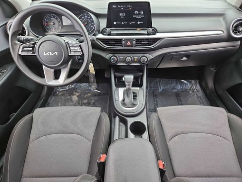 Used 2024 Kia Forte LXS w/ LXS Technology Package image 15