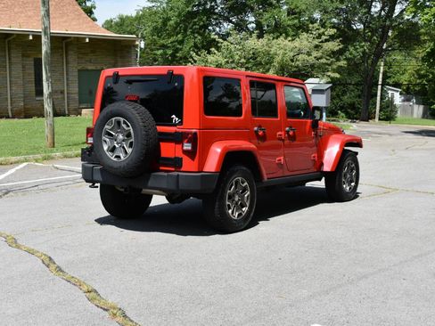 Used 2014 Jeep Wrangler Unlimited Rubicon w/ Connectivity Group AWD/4WD image 7