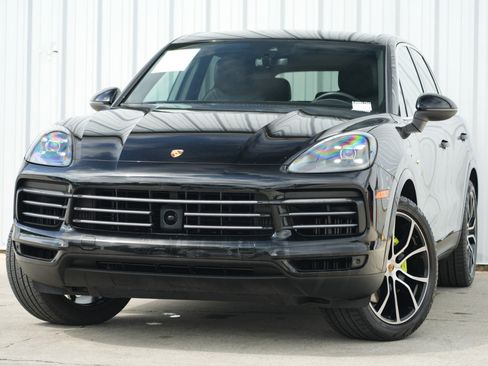 Used 2022 Porsche Cayenne E-Hybrid image 3